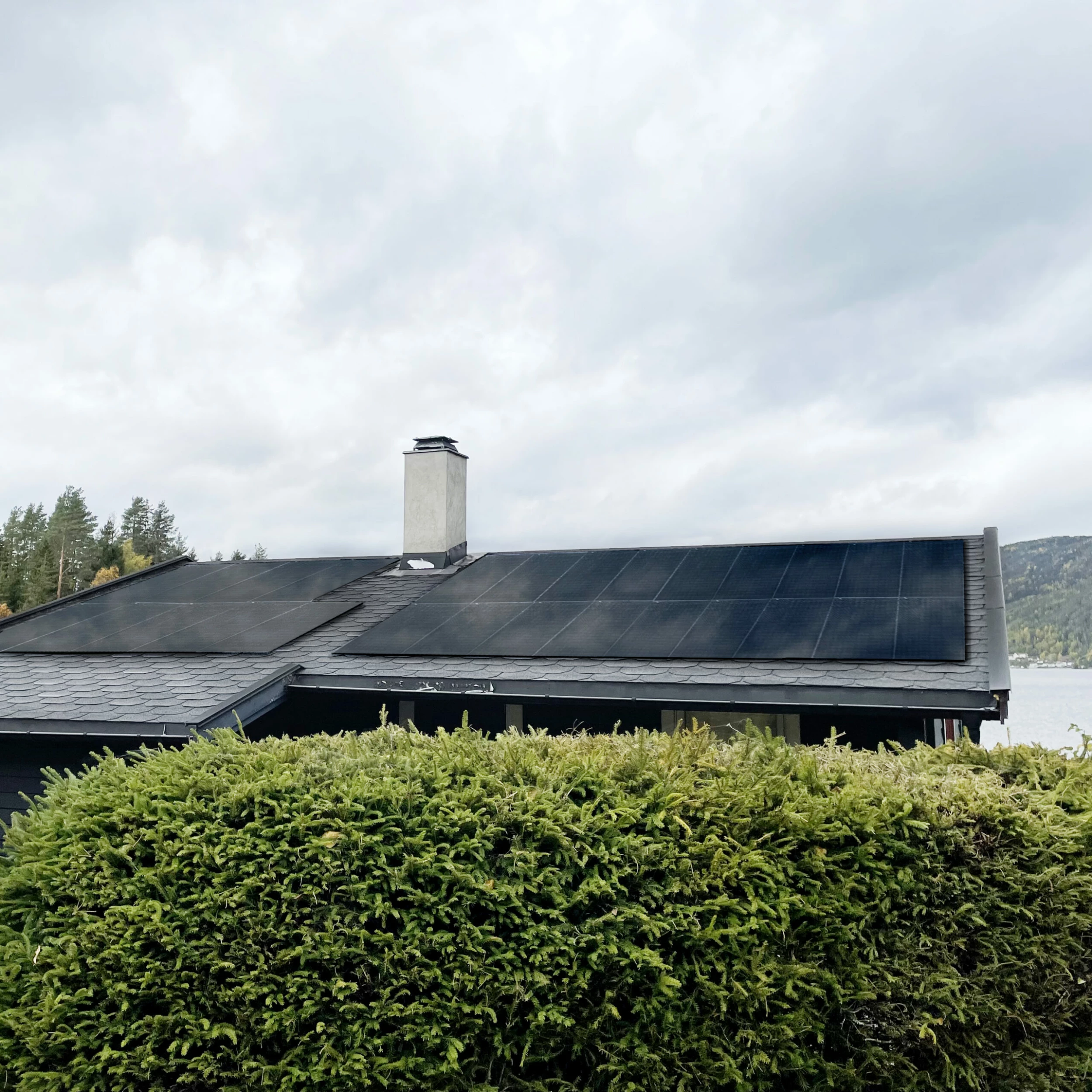 Solcelleanlegg Grid 9,7kW Papptak 3 Solcelleanlegg Grid 9,7kW Papptak